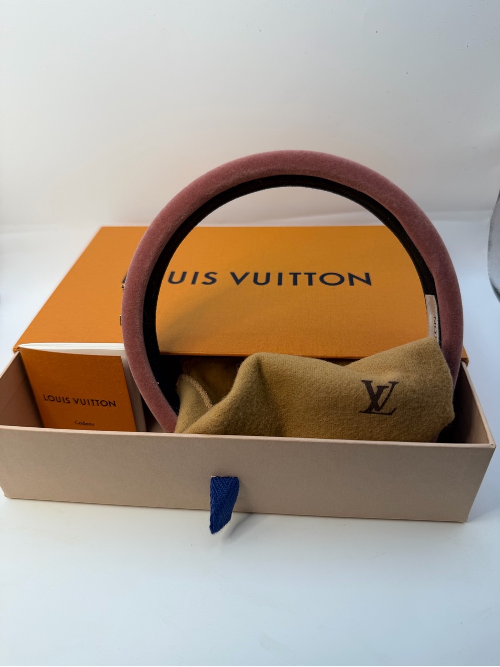 ᯽V̸̲✧ FULL-INCLUSION ᯽V̸̲✧ LV Rust-BrownPadded Headband with box and dust bag